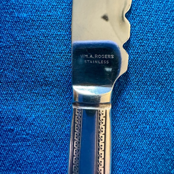 Wm A Rogers Silverplate Flatware BERKELEY Serrated Bread Knife 1929 "A" Monogram - Picture 4 of 9